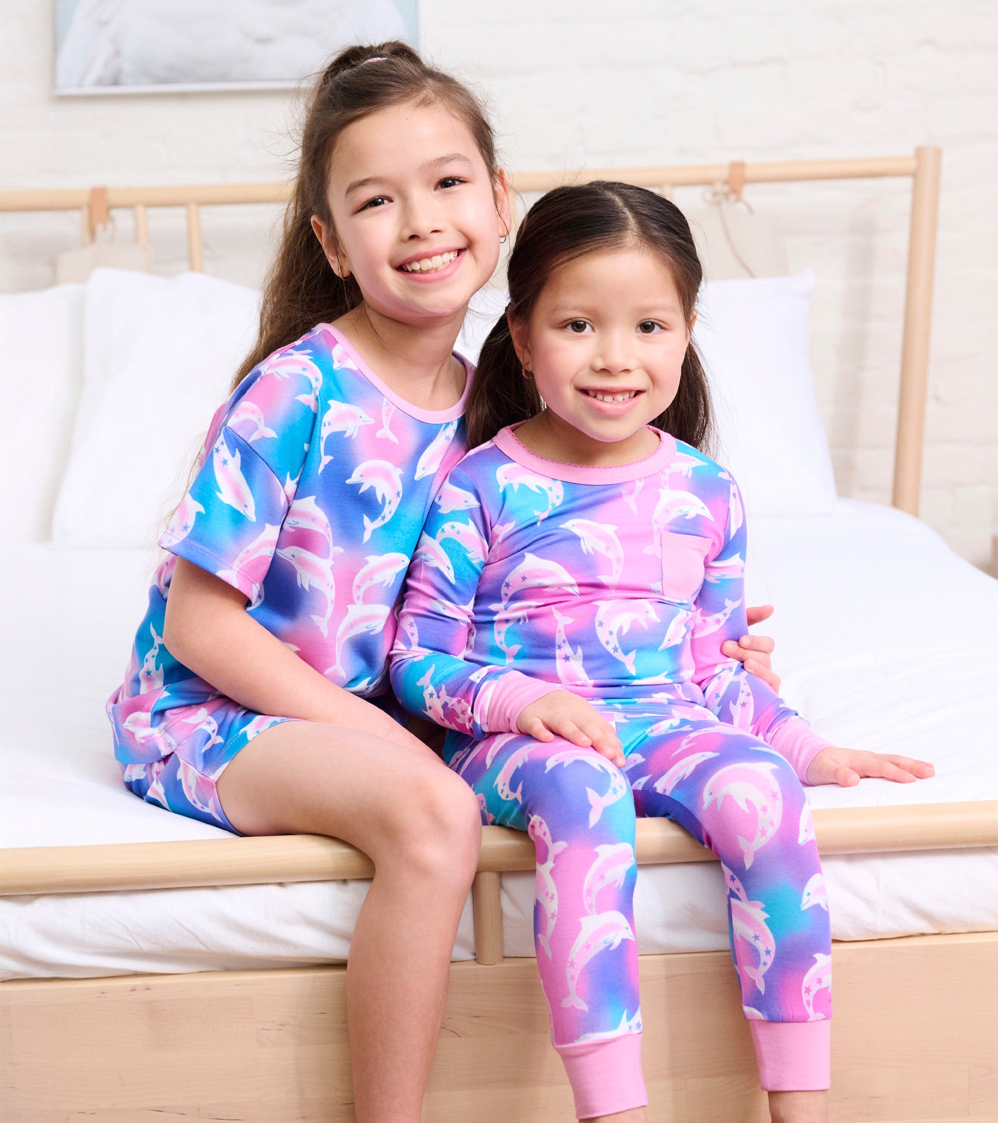 Hatley Girls Airbrush Dolphins Tee and Shorts Pajama Set